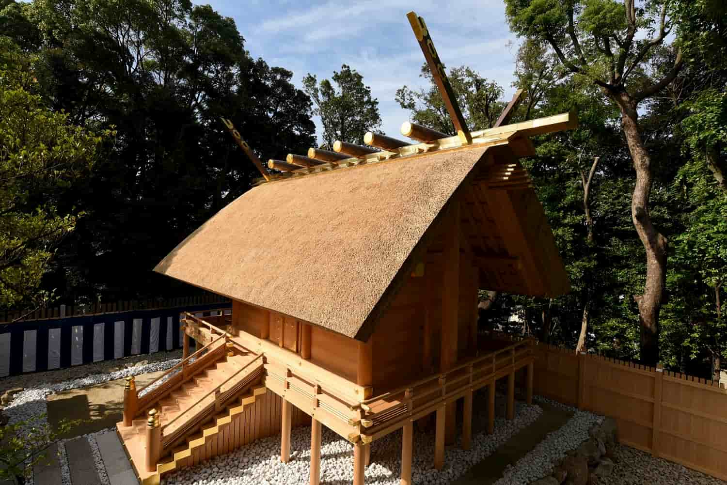 伊勢山皇大神宮の本殿