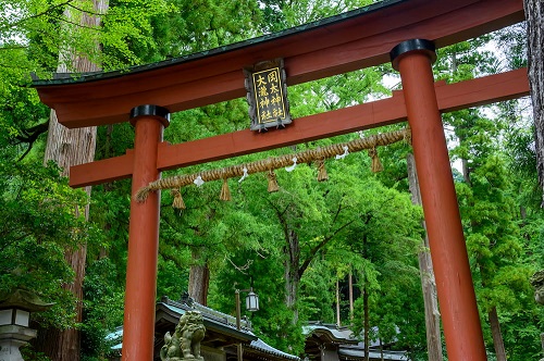 紙祖神 岡太神社・大瀧神社