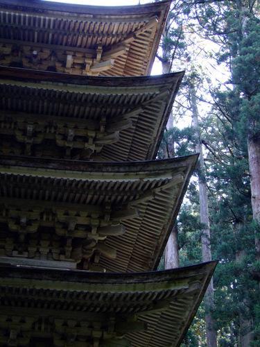 出羽神社(出羽三山神社)～三神合祭殿～の塔