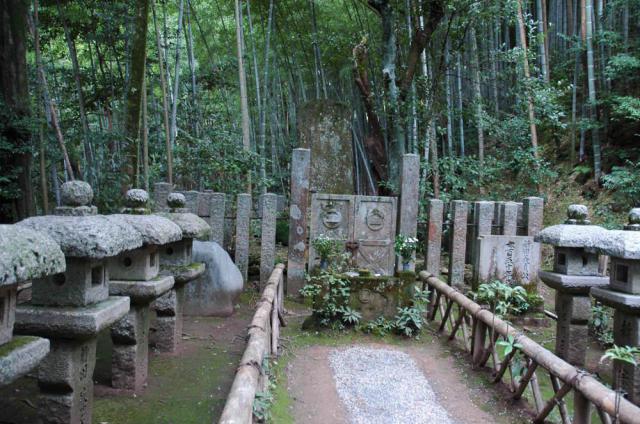 滝口寺のお墓