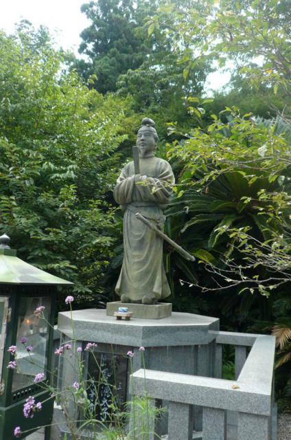 平等寺（三輪山平等寺）の像
