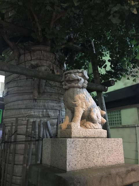 誕生八幡神社の狛犬