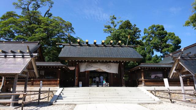 籠神社の山門