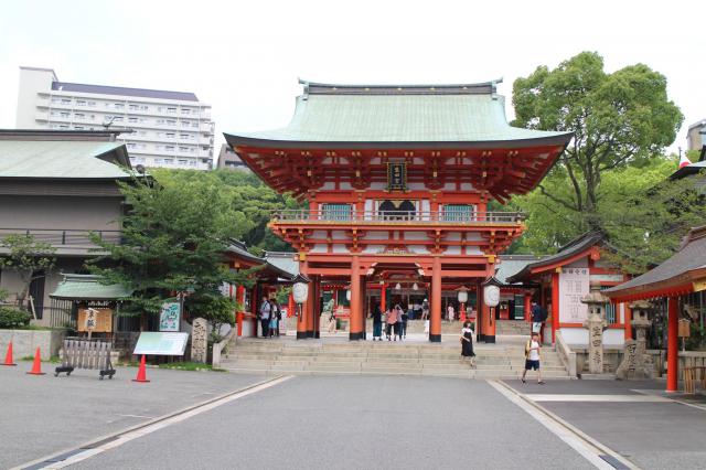 生田神社の山門
