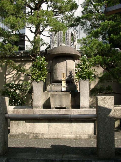 本能寺のお墓
