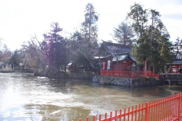 生島足島神社の庭園