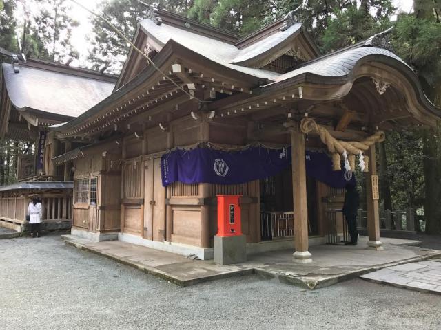 草部吉見神社の本殿