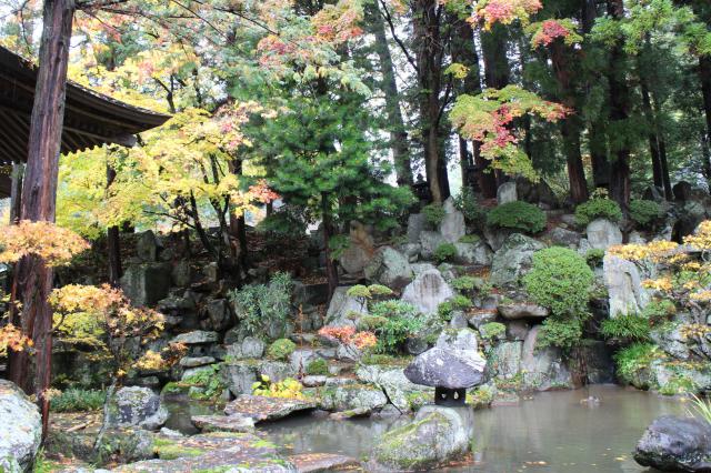 仏法紹隆寺の庭園