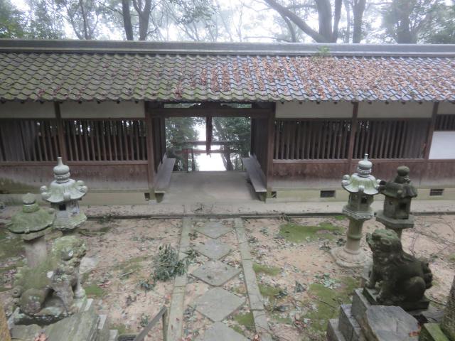 素盞鳴神社の山門