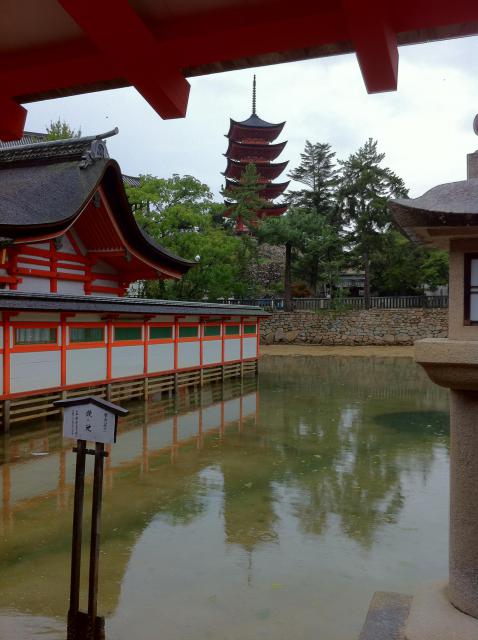 厳島神社の庭園