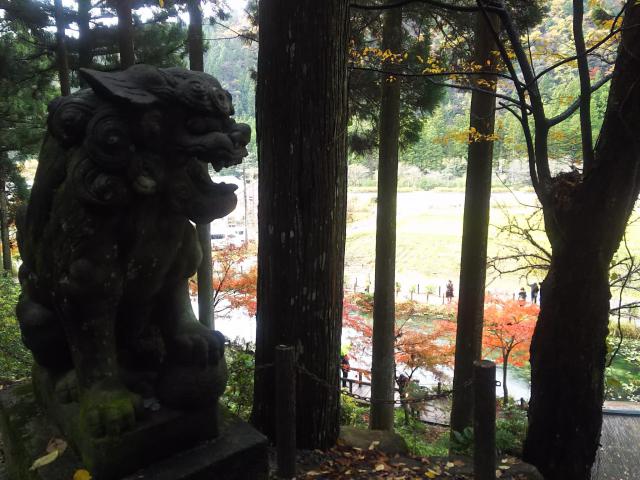 根道神社の狛犬