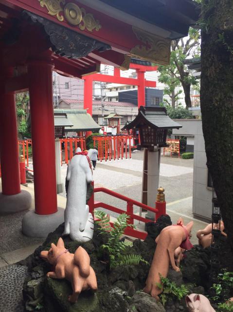 京濱伏見稲荷神社の狛犬