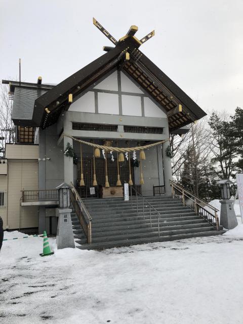 西岡八幡宮の本殿