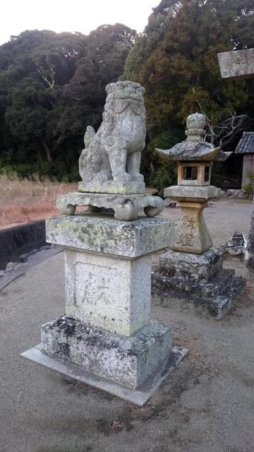 宇氣比神社の狛犬