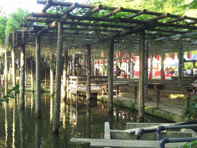 越ヶ谷久伊豆神社の庭園