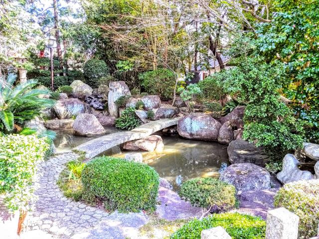成海神社の庭園