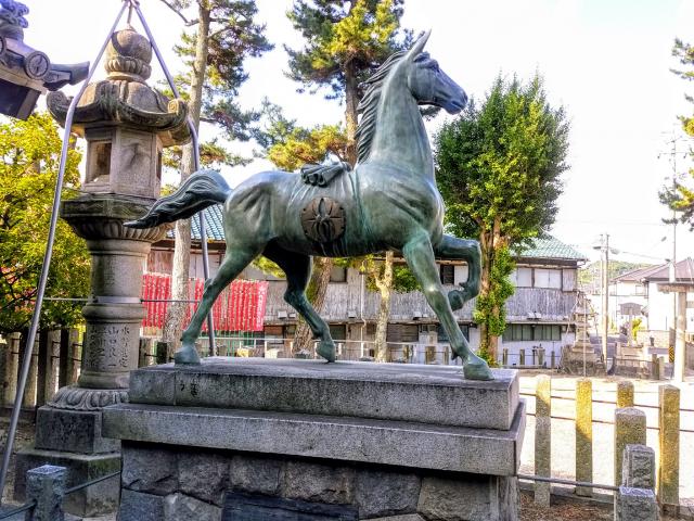 牟山神社の狛犬