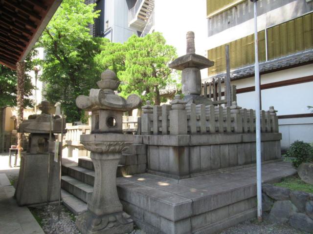 本能寺のお墓