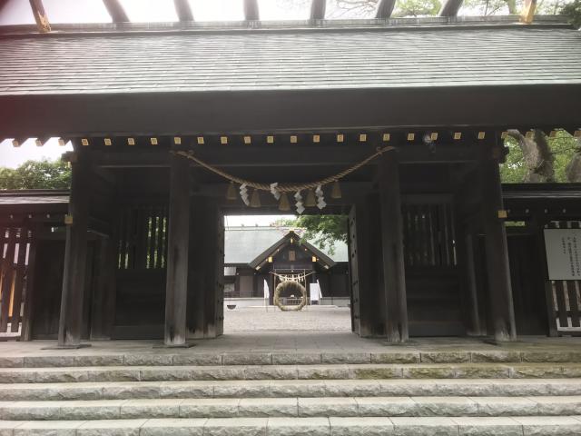 千歳神社の山門