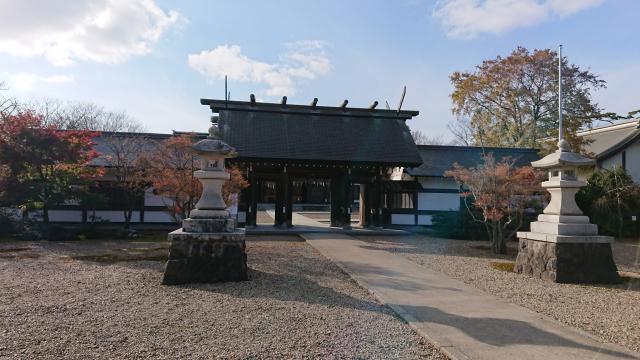 秋田県護國神社の山門