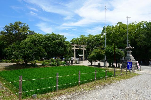 知立神社の庭園