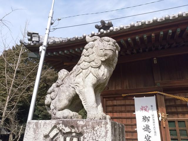 祖母神社の狛犬