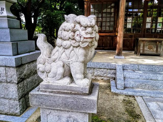 平手神明社の狛犬