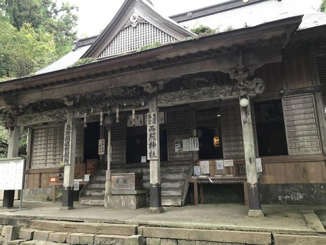 西照神社の本殿