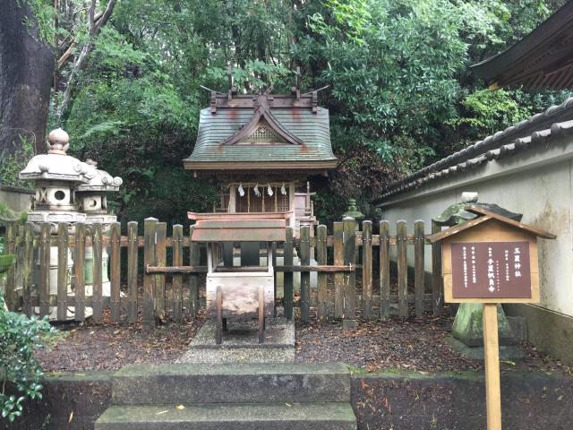 闘鶏神社の末社