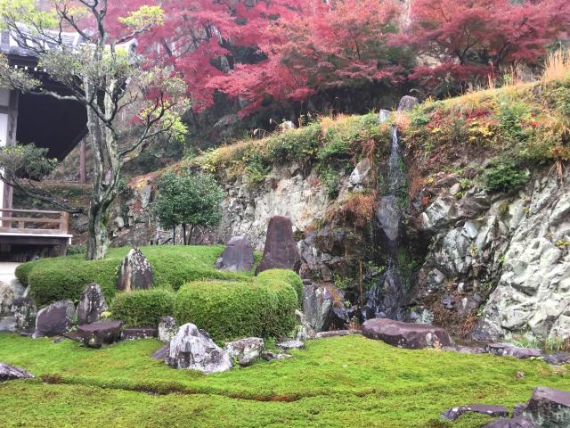 行基寺の庭園