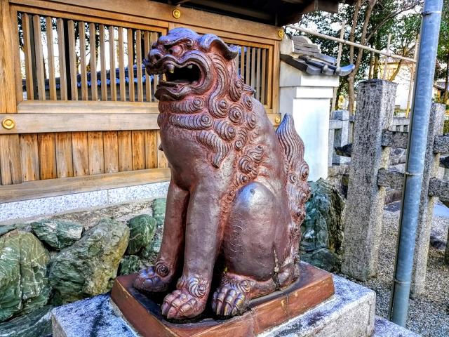 灰宝神社の狛犬