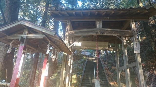菅東山出世稲荷神社の山門